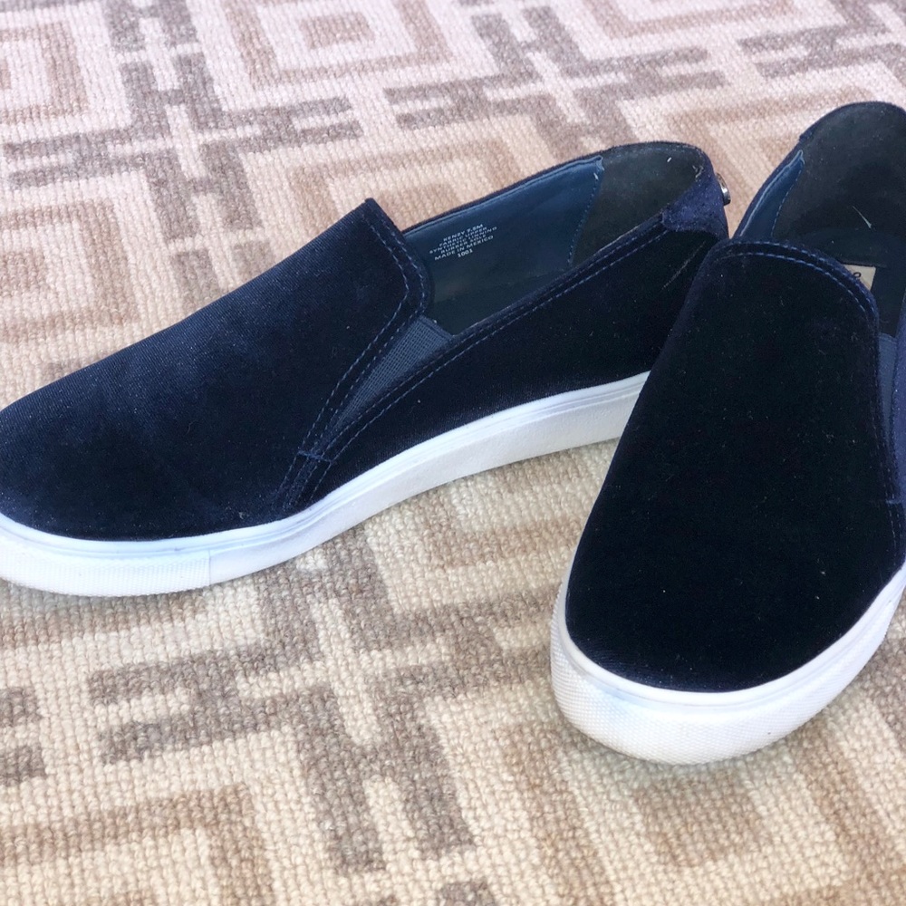 Steve Madden slide on